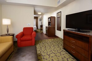 Room, 1 King Bed, Non Smoking (Shotgun) | Premium bedding, desk, laptop workspace, blackout curtains - Hilton Garden Inn Greensboro Airport (Greensboro)