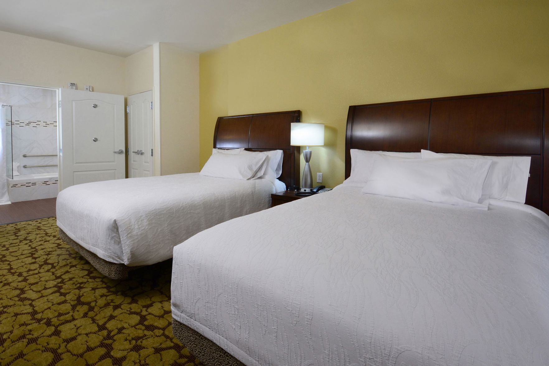 Premium bedding, in-room safe, desk, laptop workspace