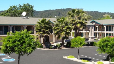 Cloverdale Wine Country Inn & Suites