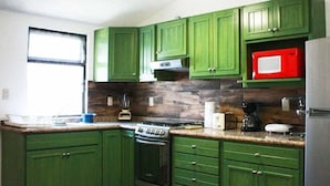 Family House, 2 Bedrooms | Private kitchen | Coffee/tea maker, full-size fridge, microwave, stovetop - El Rincón del Mezquite (Tequisquiapan)