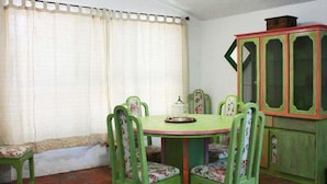Family House, 2 Bedrooms | In-room dining - El Rinc ón del Mezquite (Tequisquiapan)