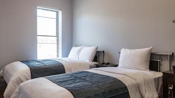 2 bedrooms, in-room safe, desk, laptop workspace