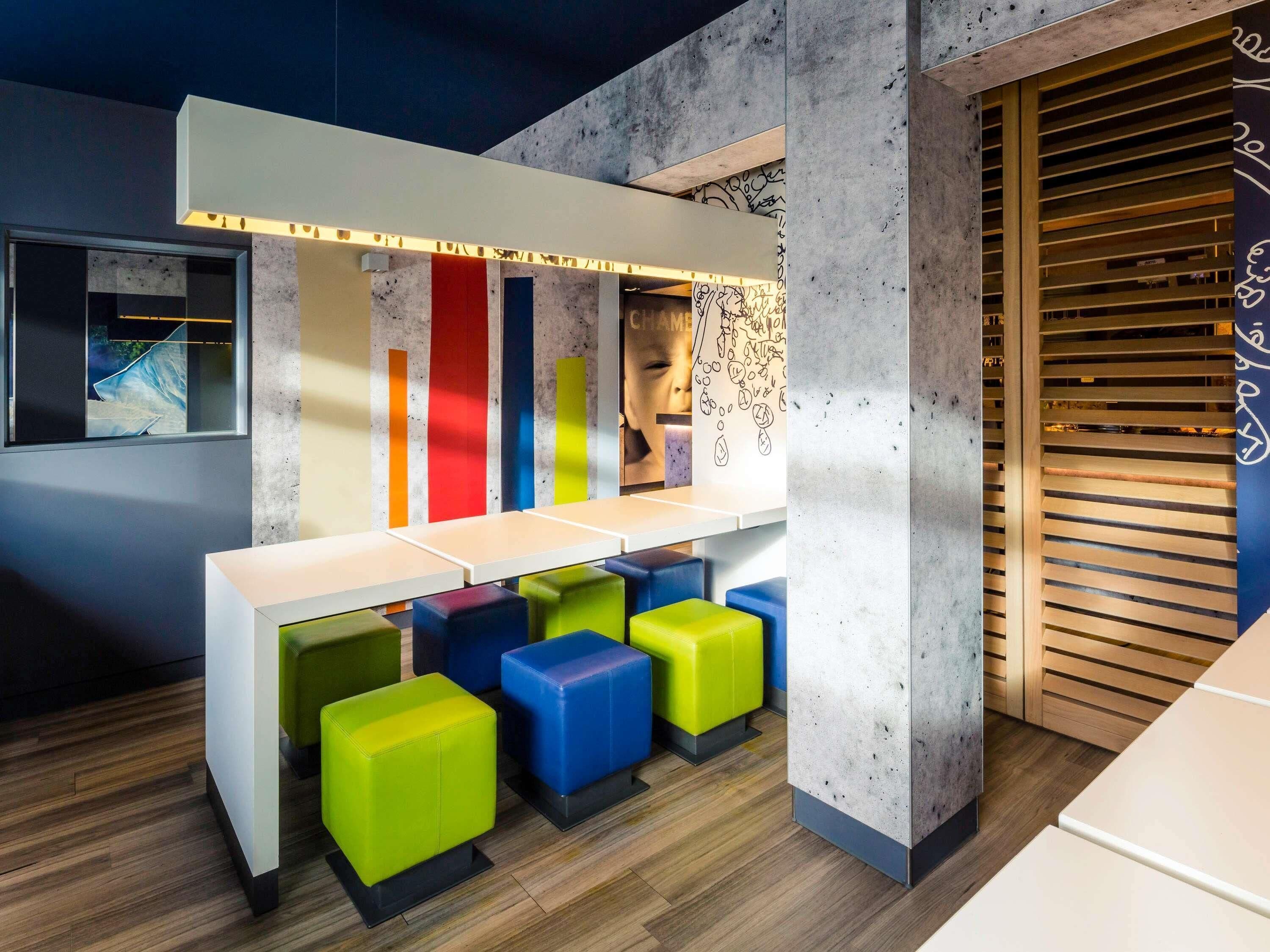 Se ofrece un desayuno continental todos los días (9.9 EUR por persona)