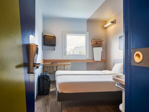 Desk, soundproofing, free WiFi, bed sheets - ibis budget Vélizy (Velizy-Villacoublay)