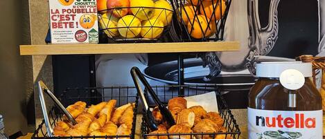 Buffet déjeuner servi tous les jours en supplément