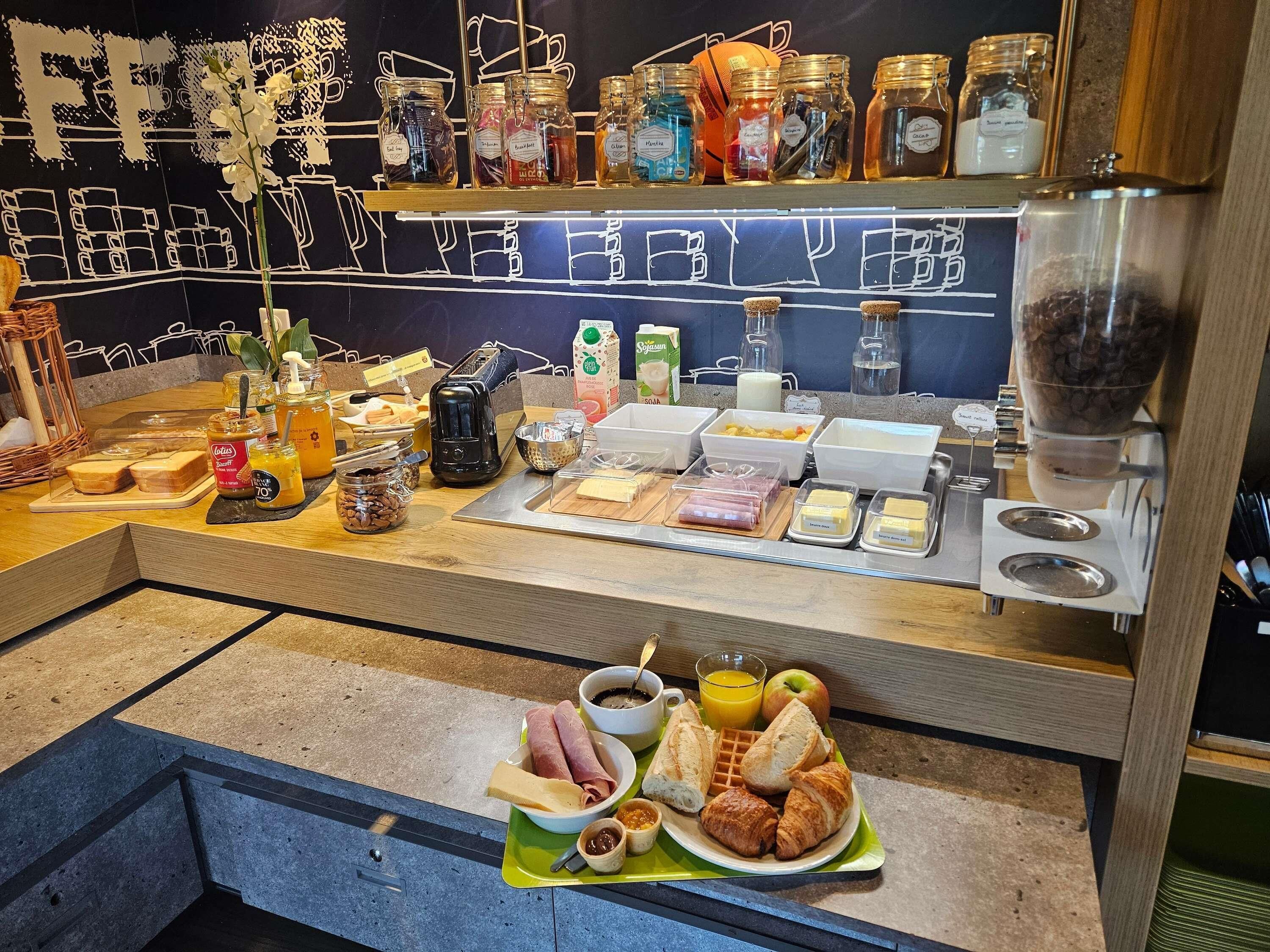 Daily buffet breakfast (EUR 8.90 per person)