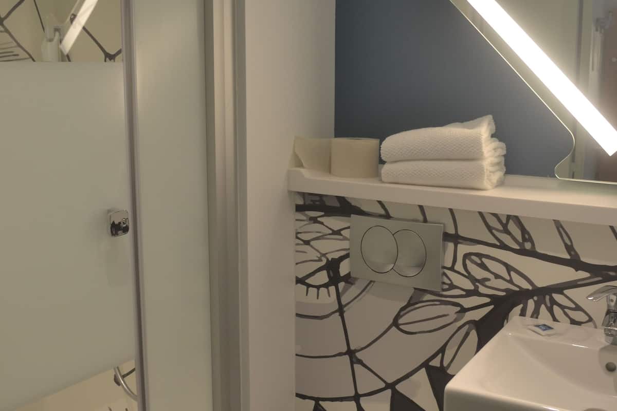 double room | 1 bedroom, desk, soundproofing, free wifi