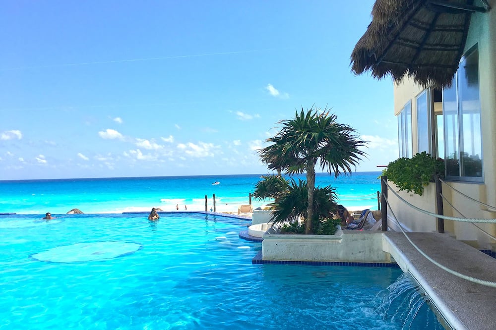 Cancun Plaza Condo Mexico
