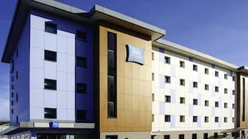 Desk, free cots/infant beds, free WiFi, bed sheets