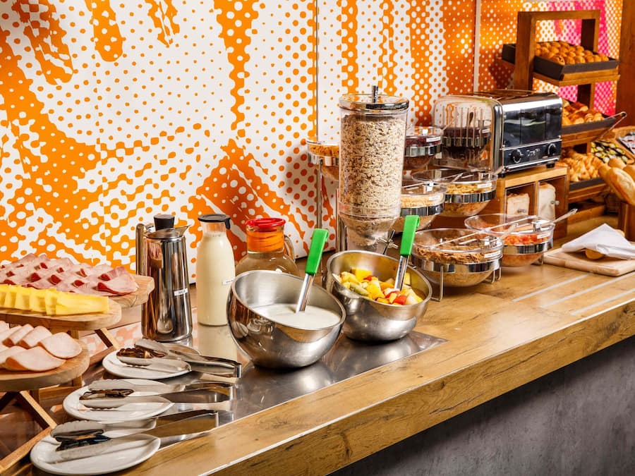 Café da manhã continental todos os dias (GBP 8.5 por pessoa)