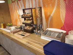 Daily continental breakfast (GBP 8.5 per person)