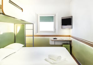 Chambre double | Bureau, accĂšs au Wi-Fi (inclus), literie fournie