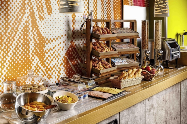 Daily continental breakfast for a fee