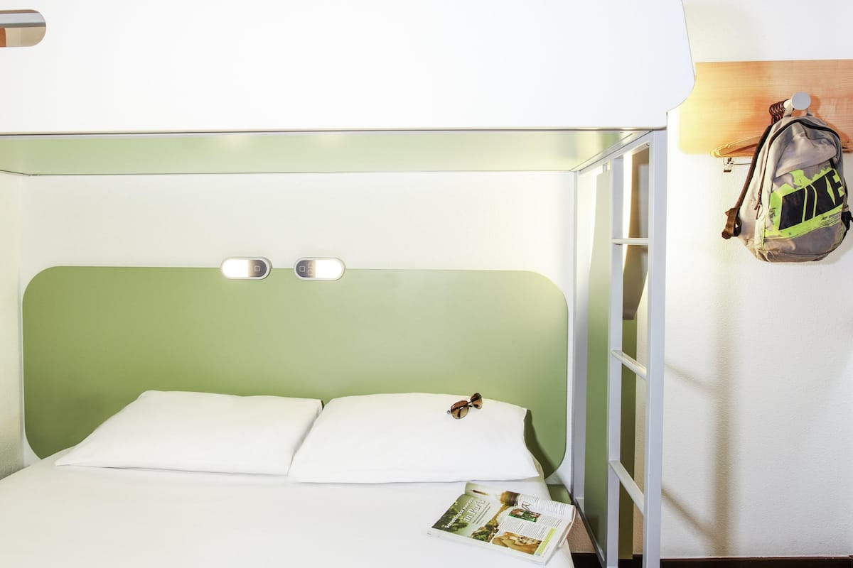 Bureau, Wi-Fi gratuit, draps fournis