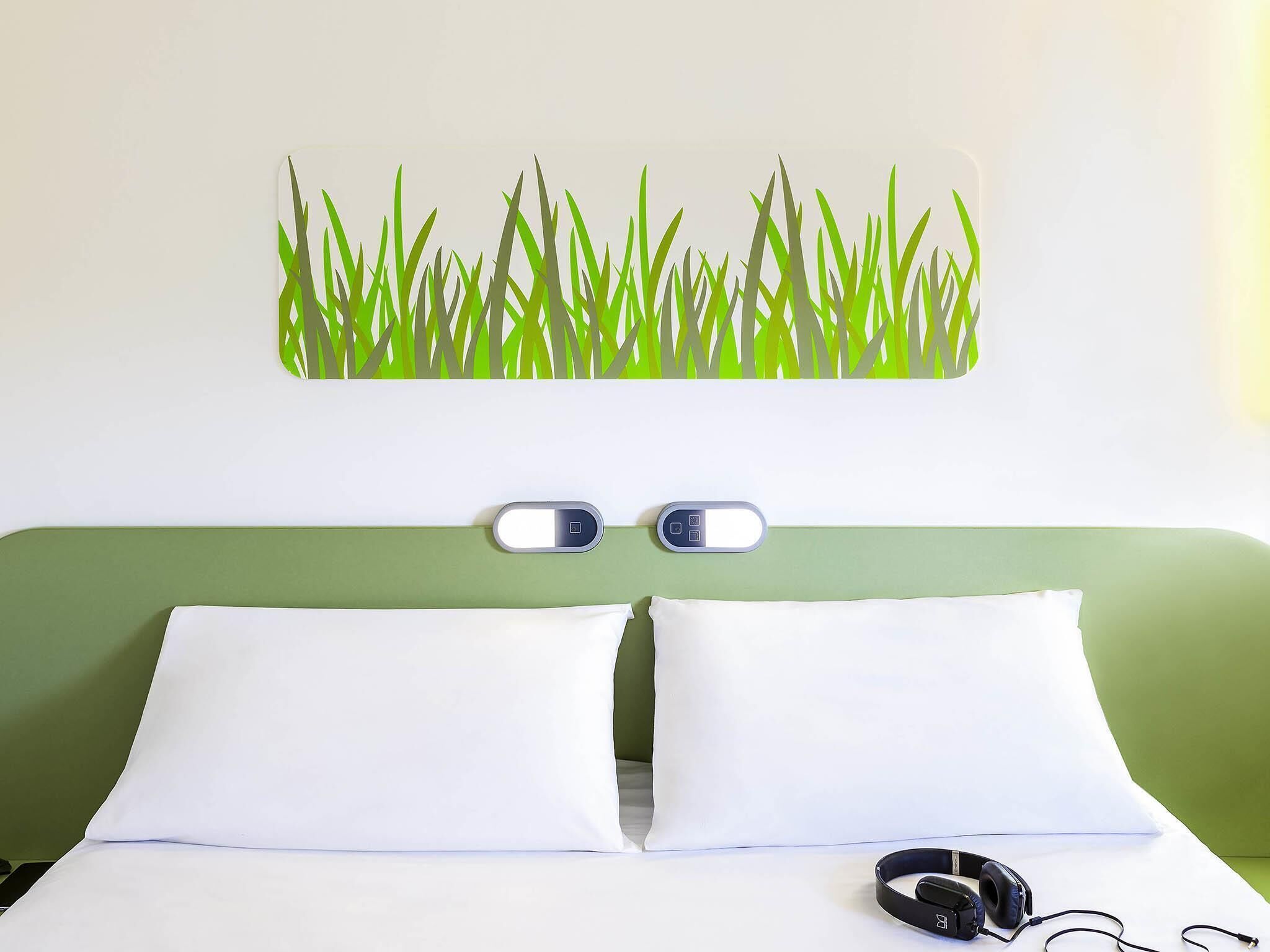 Double Room | Desk, free cribs/infant beds, free WiFi, bed sheets