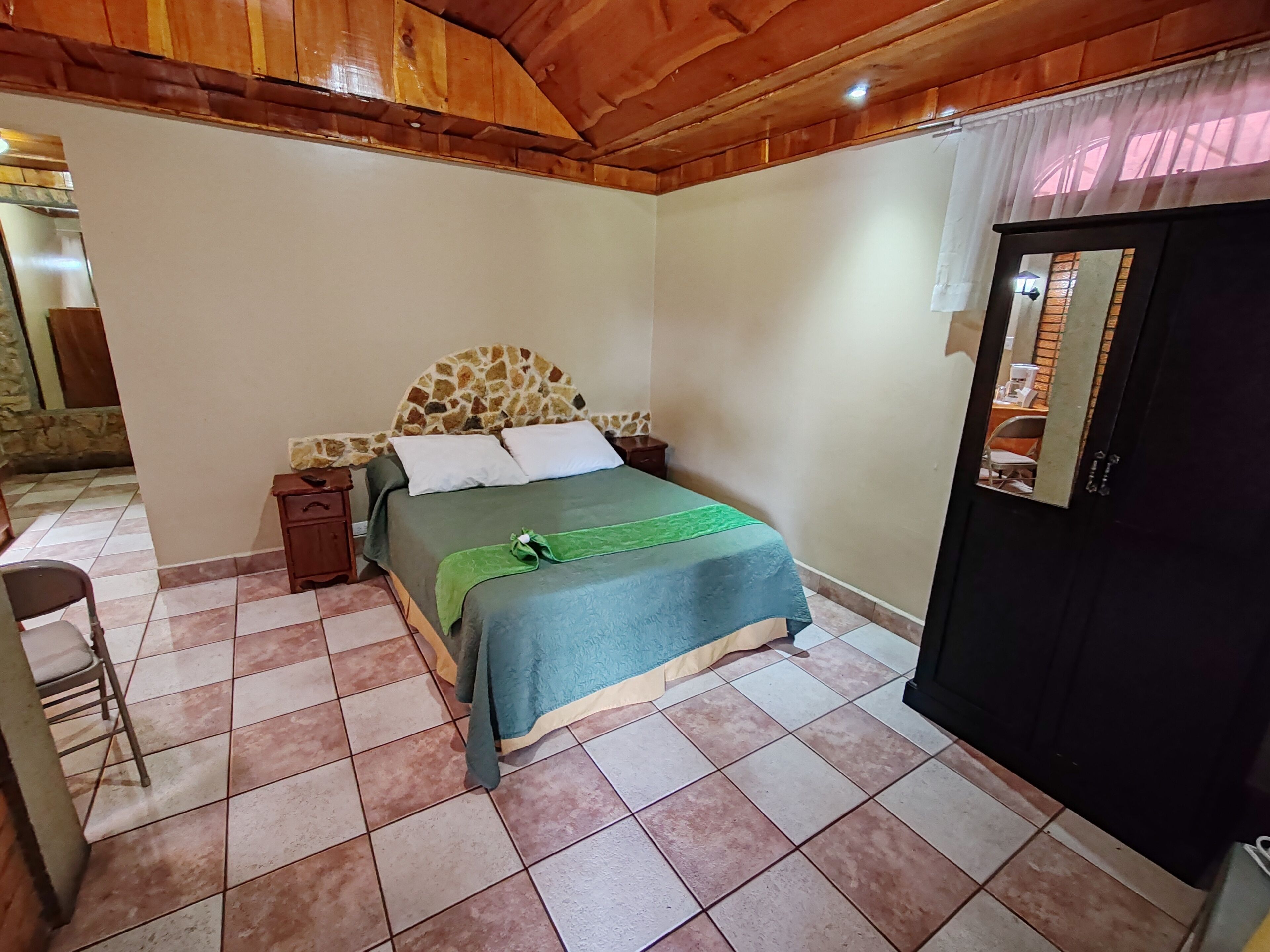 Rom – standard, 1 soverom, privat bad | Strykejern/-brett, ekstrasenger (mot et tillegg) og wi-fi (inkludert)