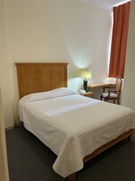 Standard Μονόκλινο Δωμάτιο | Γραφείο, χώρος εργασίας για λάπτοπ, κουρτίνες συσκότισης, ηχομόνωση 