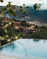 Outdoor pool, free cabanas, pool umbrellas