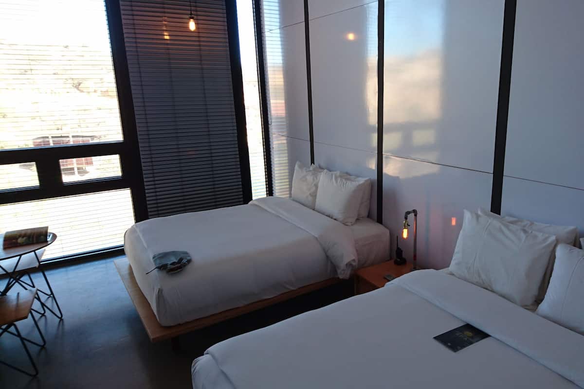 Loft, 2 letti queen | Una cassaforte in camera, una scrivania, insonorizzazione