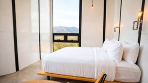 Loft, 1 très grand lit, balcon | Coffres-forts dans les chambres, bureau, chambres insonorisées