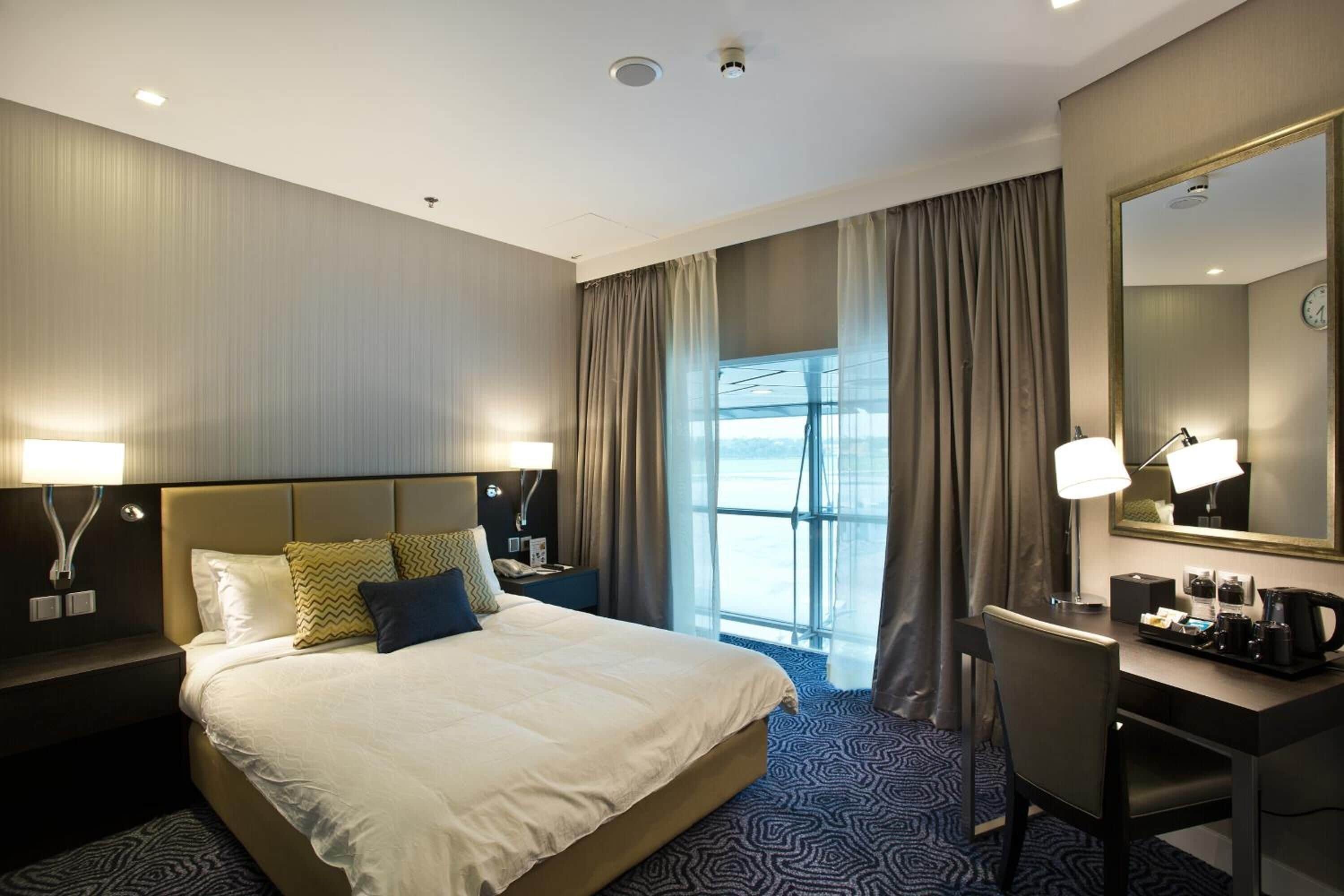 Literie de qualité supérieure, couette en duvet d'oie, bureau