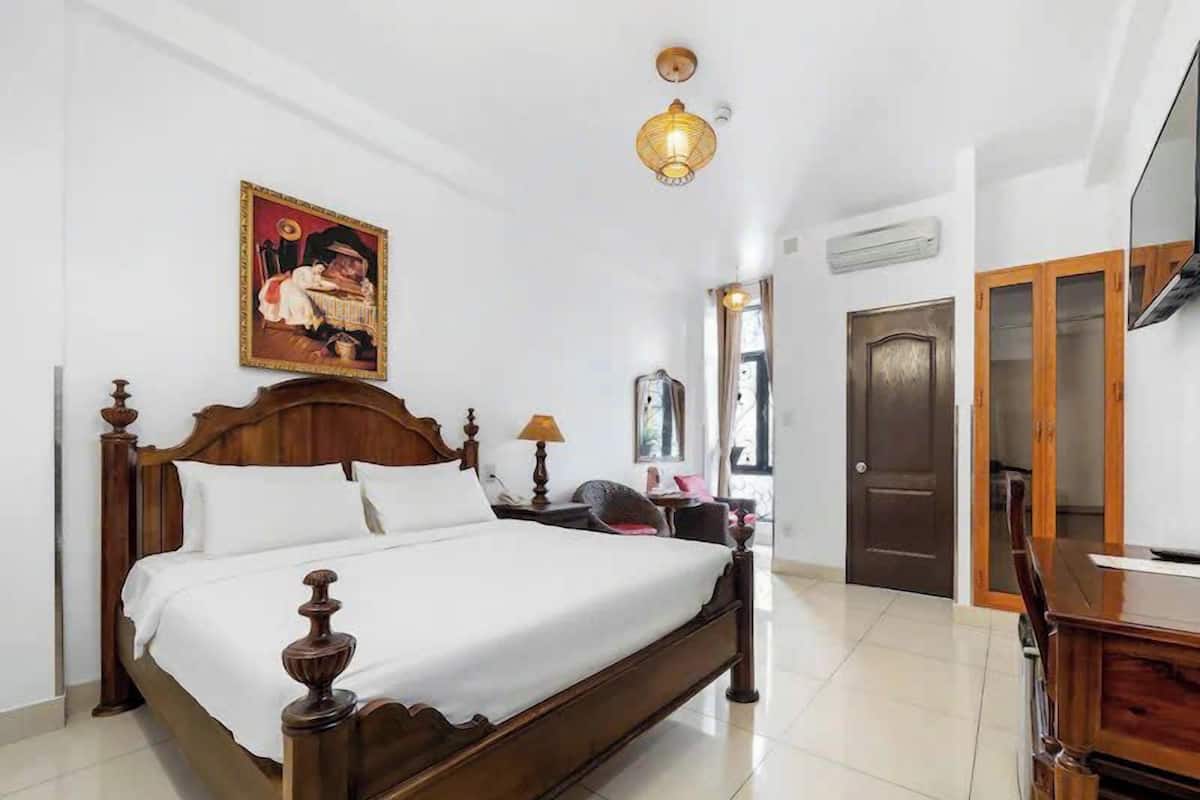 Quarto casal luxo, vista para o jardim | Frigobar, cofres nos quartos, escrivaninha