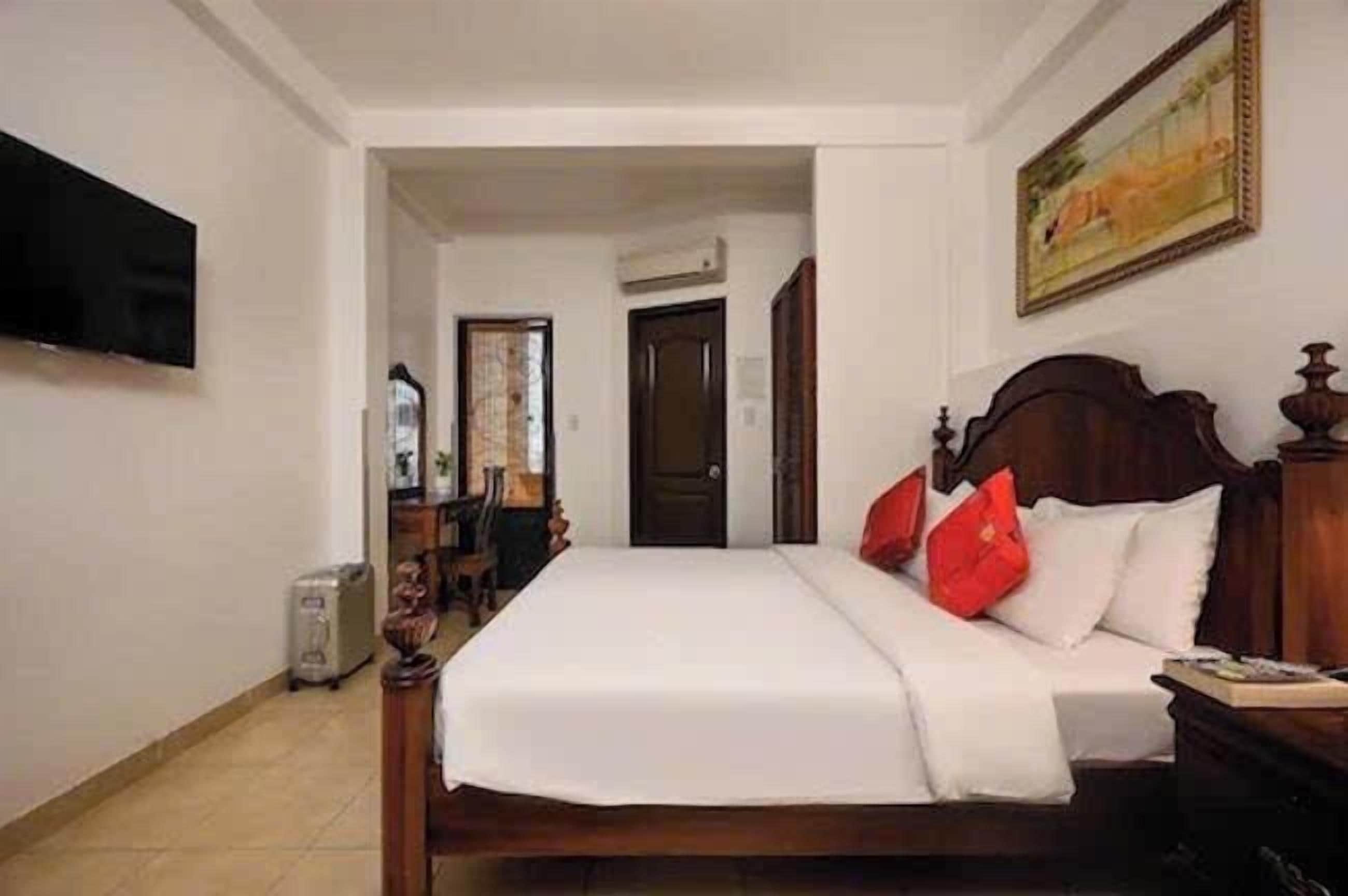 Deluxe Room with Window