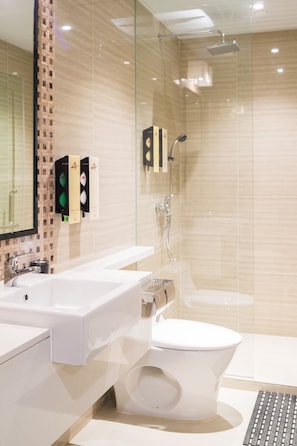 Ropa de cama de alta calidad, escritorio, sistema de insonorización