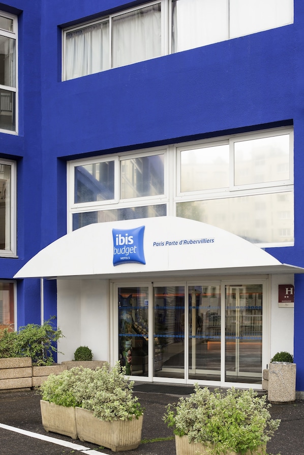 Property entrance - ibis budget Paris Aubervilliers (Aubervilliers)