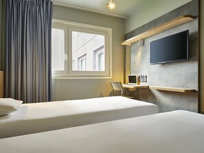 Twin Room, 2 Twin Beds | Desk, soundproofing, free WiFi, bed sheets - ibis budget Paris Aubervilliers (Aubervilliers)