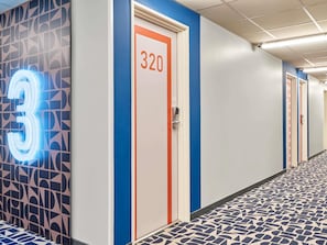 Triple Room | Meja, kalis bunyi, Wi-fi percuma, cadar katil