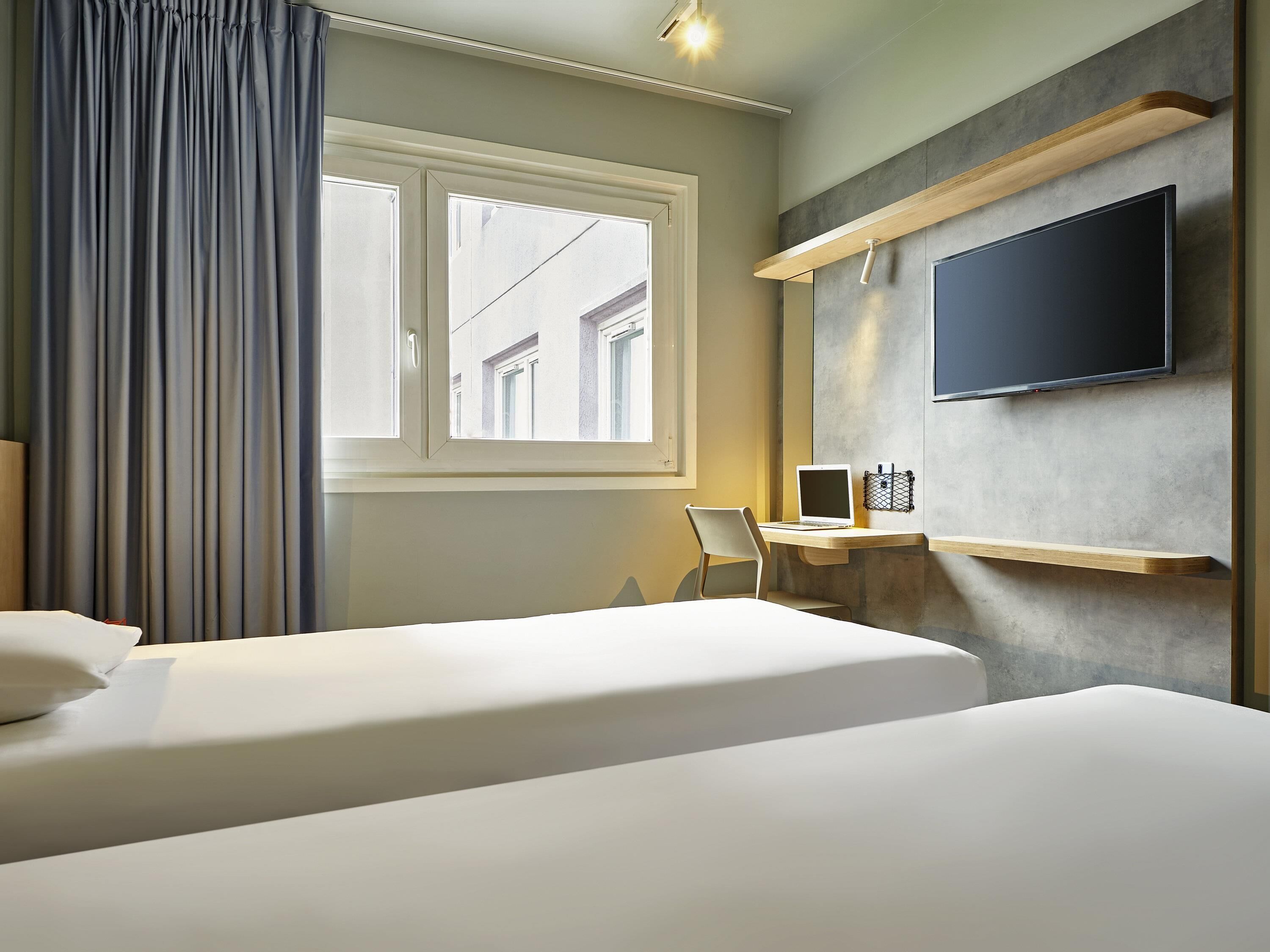 Habitación con 2 camas individuales, 2 camas individuales | Escritorio, insonorización, wifi gratis y ropa de cama 