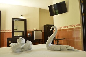 標準客房, 1 張標準雙人床 | 獨特裝潢、熨斗/熨衣板、免費無線上網、床單