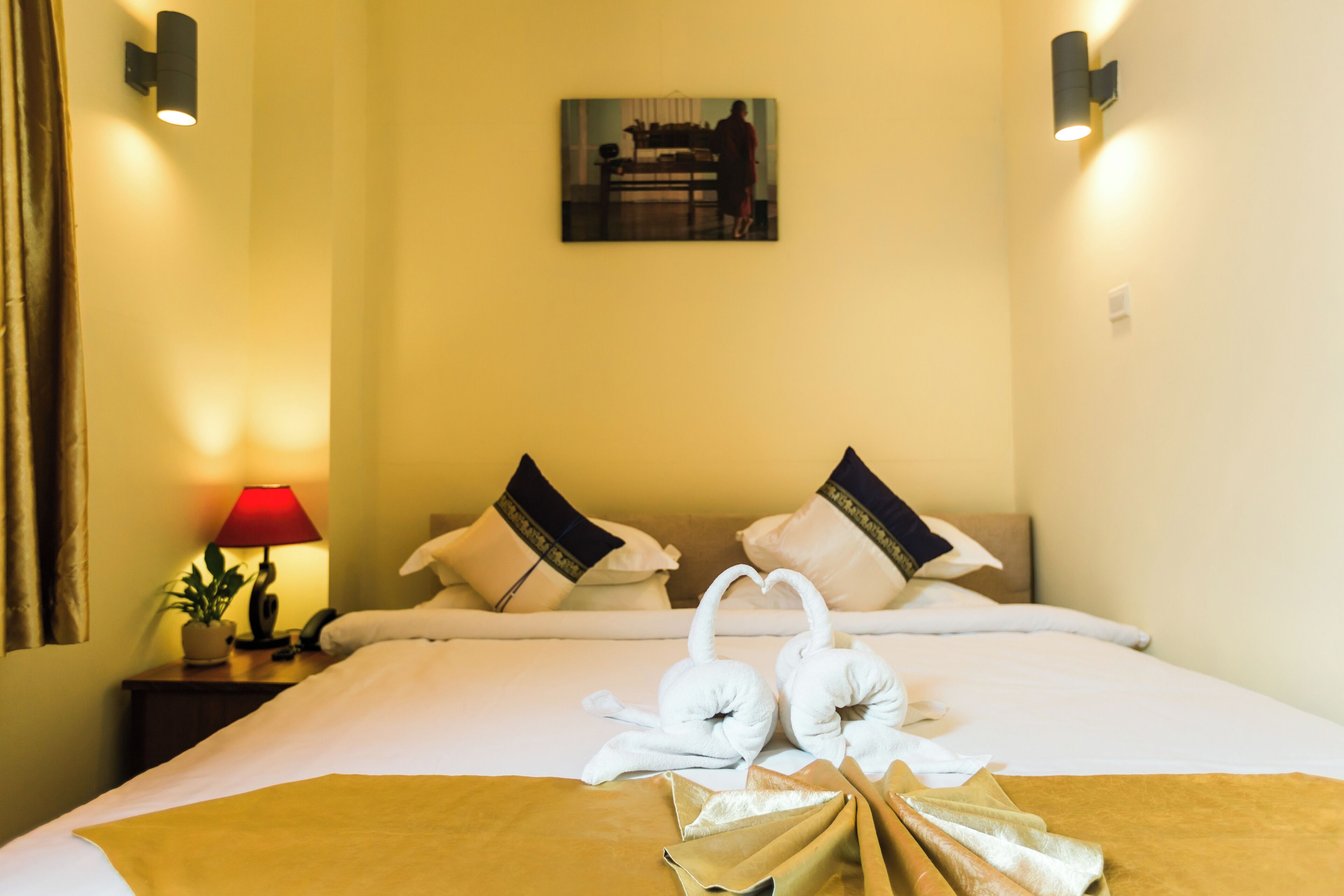 deluxe double room | 1 bedroom, in-room safe, desk, soundproofing