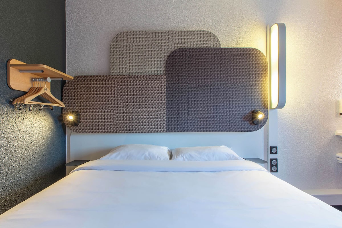 double room, non smoking | desk, soundproofing, iron/ironing board, free cots/infant beds