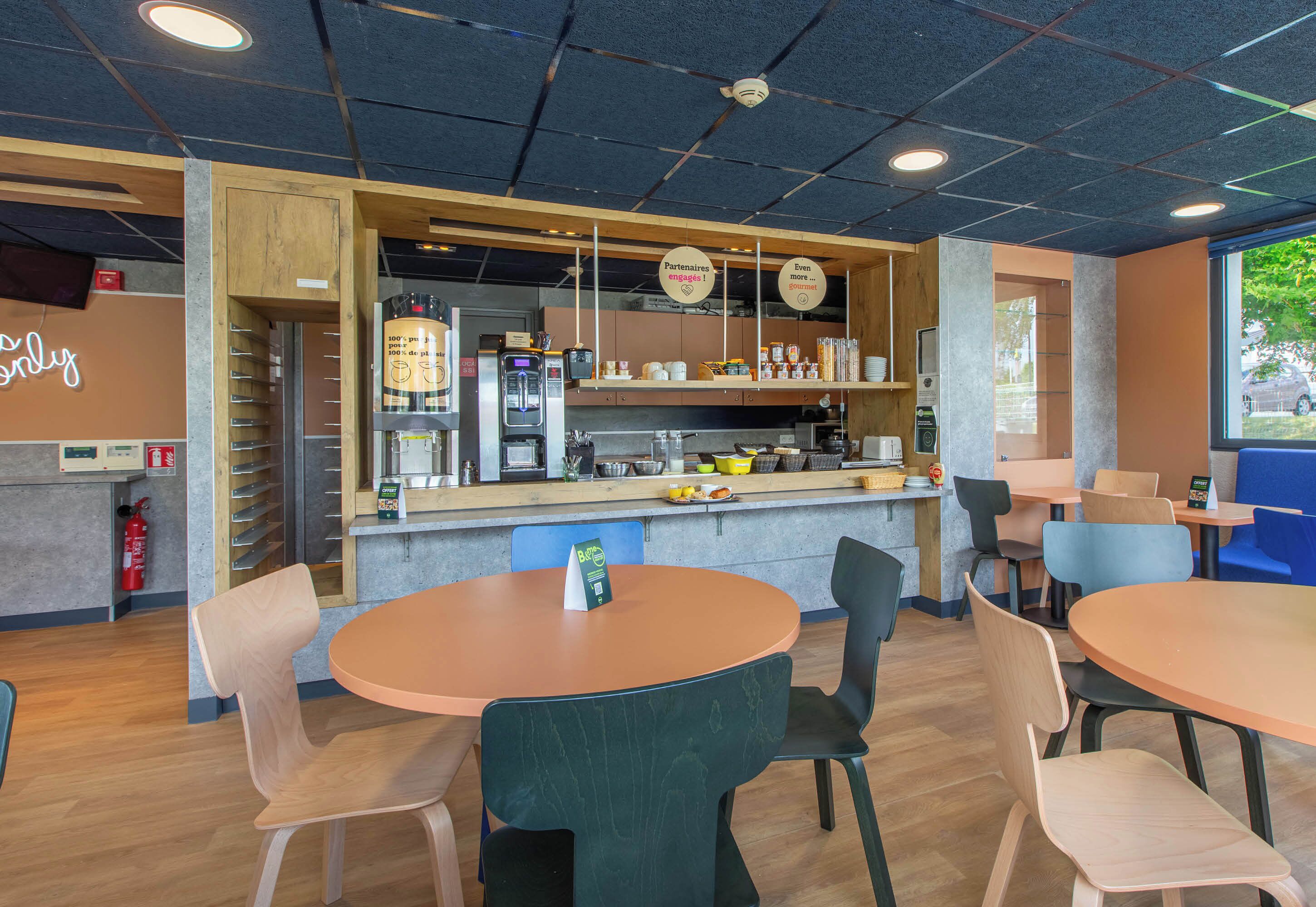 daily buffet breakfast (eur 8.90 per person)