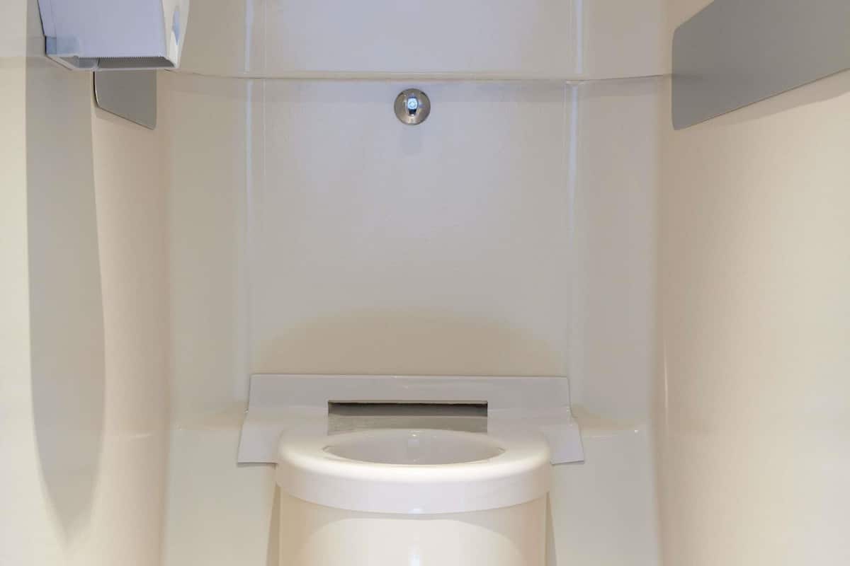 Cortinas blackout, ferros/tábuas de passar roupa, berço de viagem