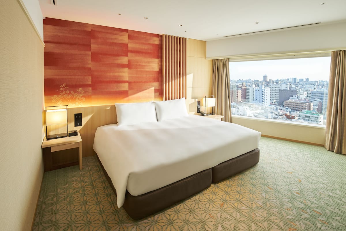 Down duvets, minibar, in-room safe, desk