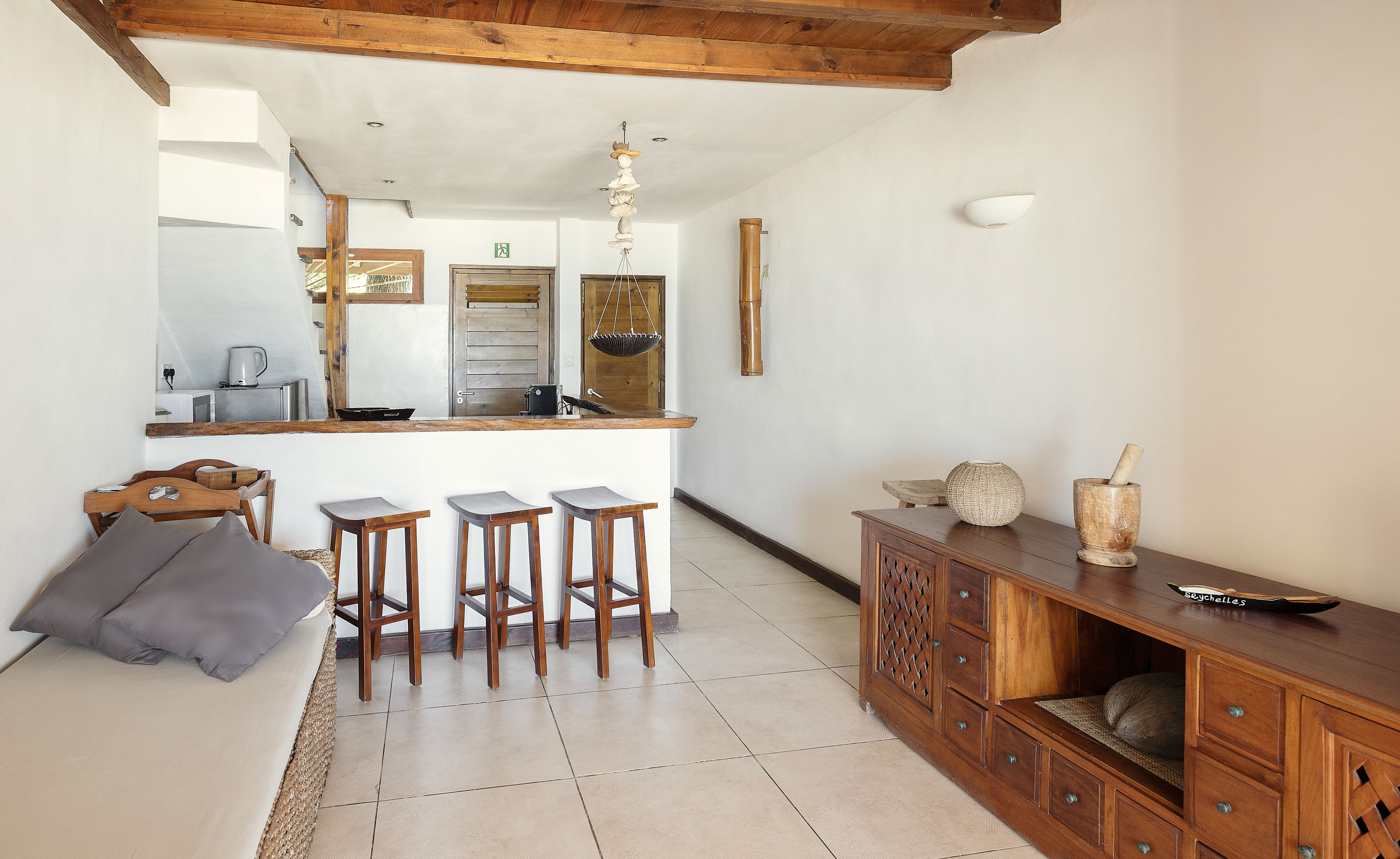 duplex, 2 bedrooms, beach view | living area | 1-inch flat-screen tv with digital channels, tv