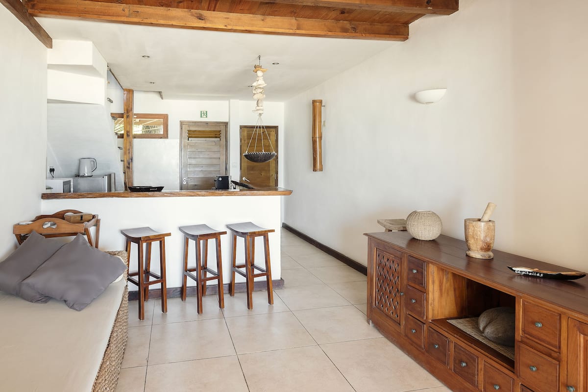 duplex, 2 bedrooms, beach view | living area | 1-inch flat-screen tv with digital channels, tv