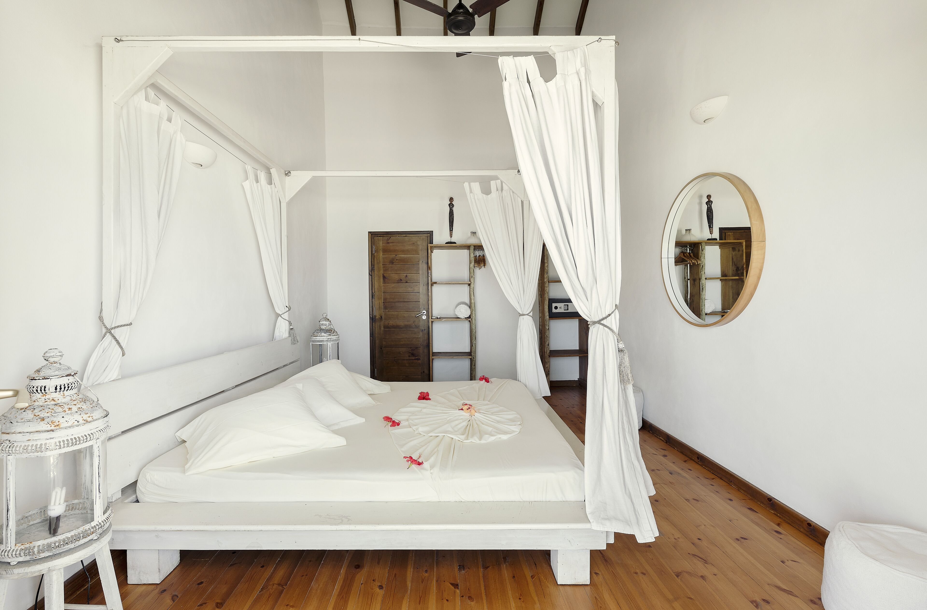 2 bedrooms, in-room safe, iron/ironing board, free wifi