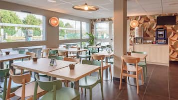 Daily buffet breakfast for a fee