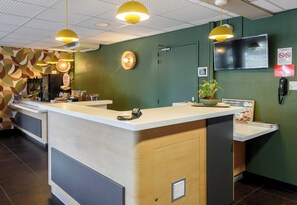 Free self-parking - B&B HOTEL Toulouse Cité de l'Espace Hurel (Toulouse)