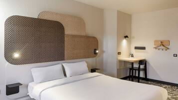 Double Room, Mobility Accessible, Non Smoking | Desk, free WiFi, bed sheets