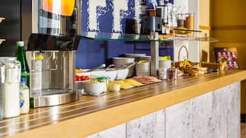 Petit déjeuner buffet servi tous les jours en supplément
