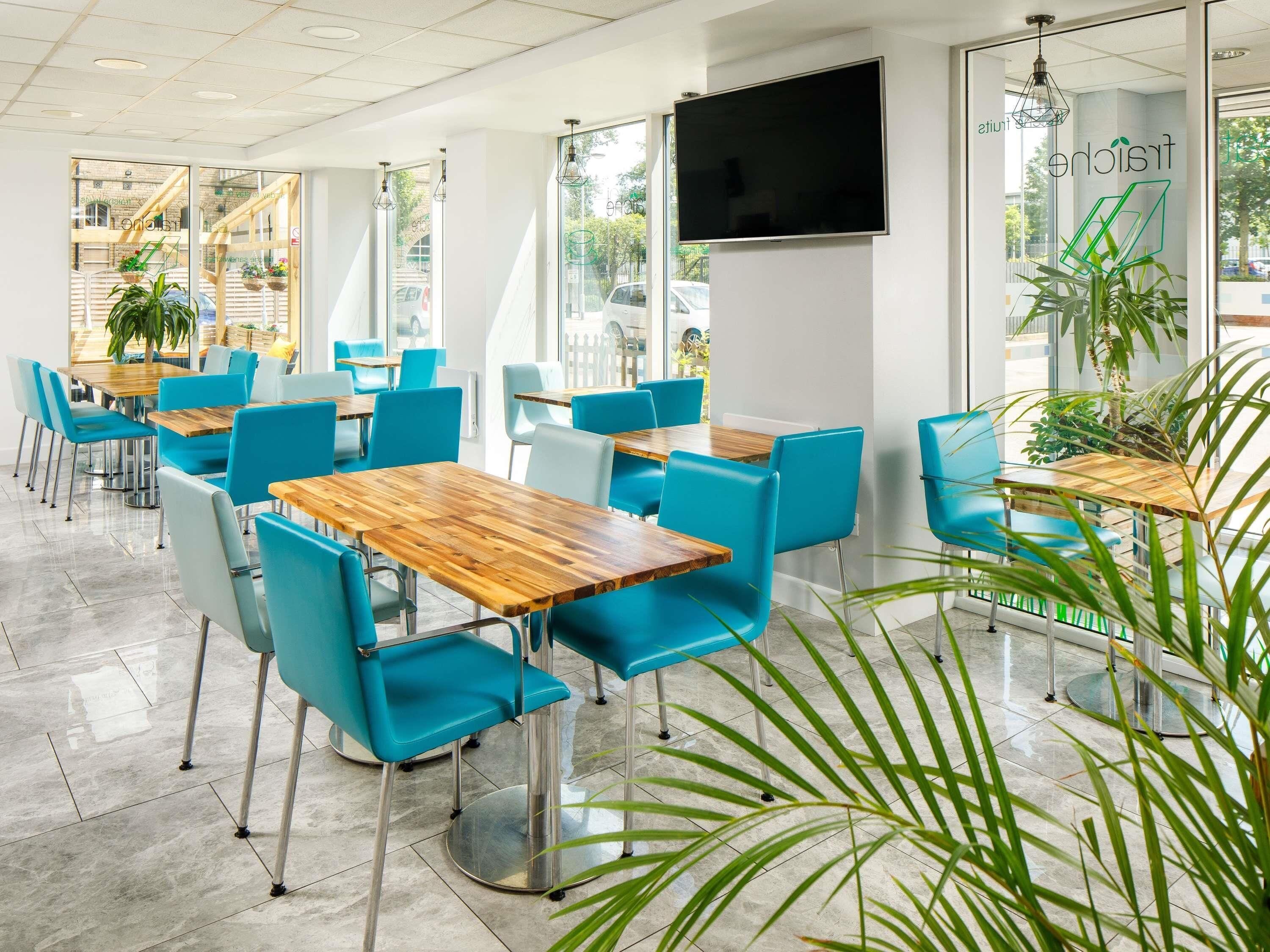 Daily continental breakfast (GBP 8.5 per person)