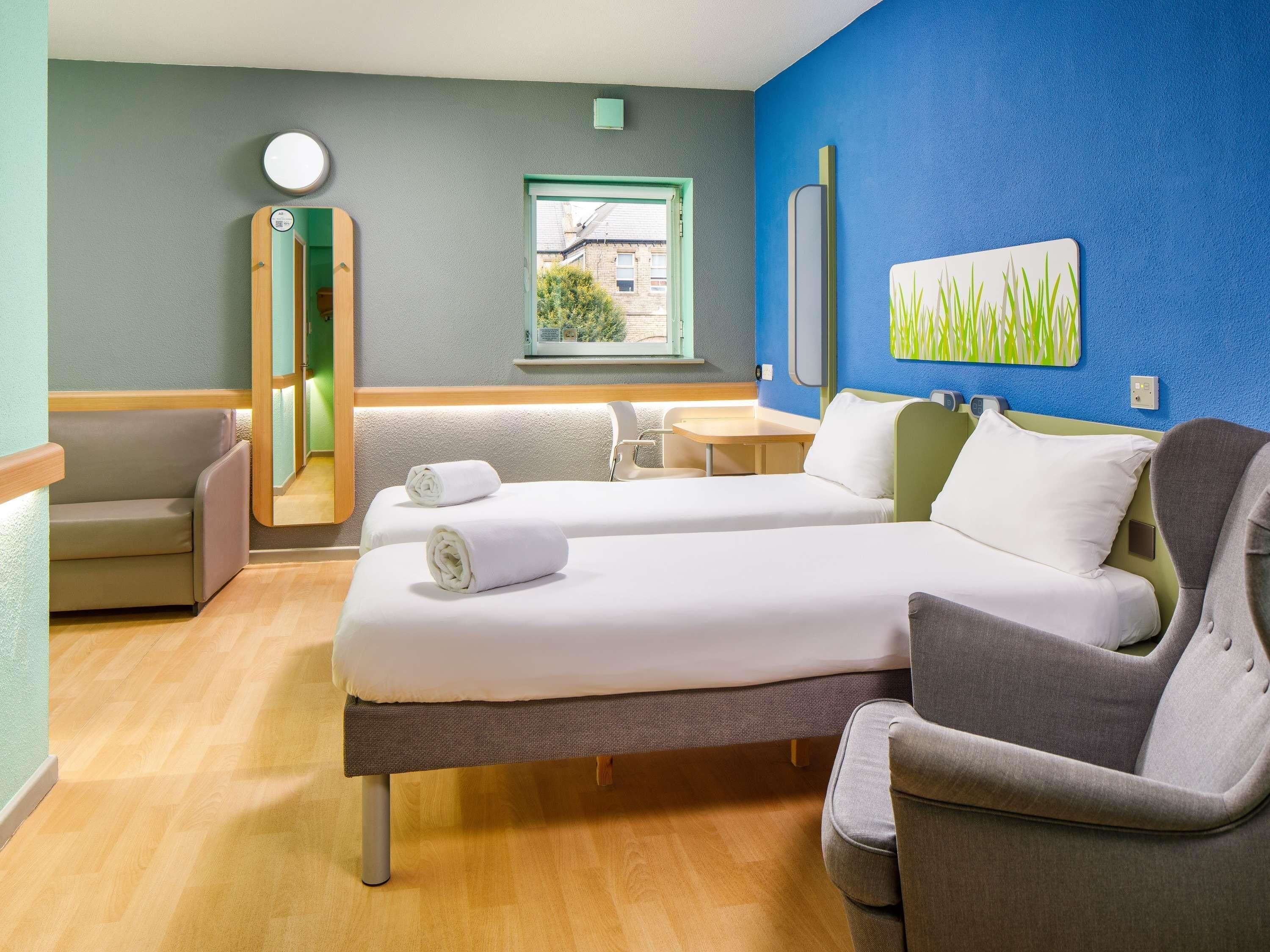 Desk, free WiFi, bed sheets