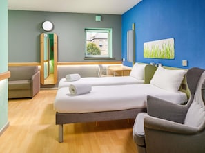 Meja, Wi-fi percuma, cadar katil