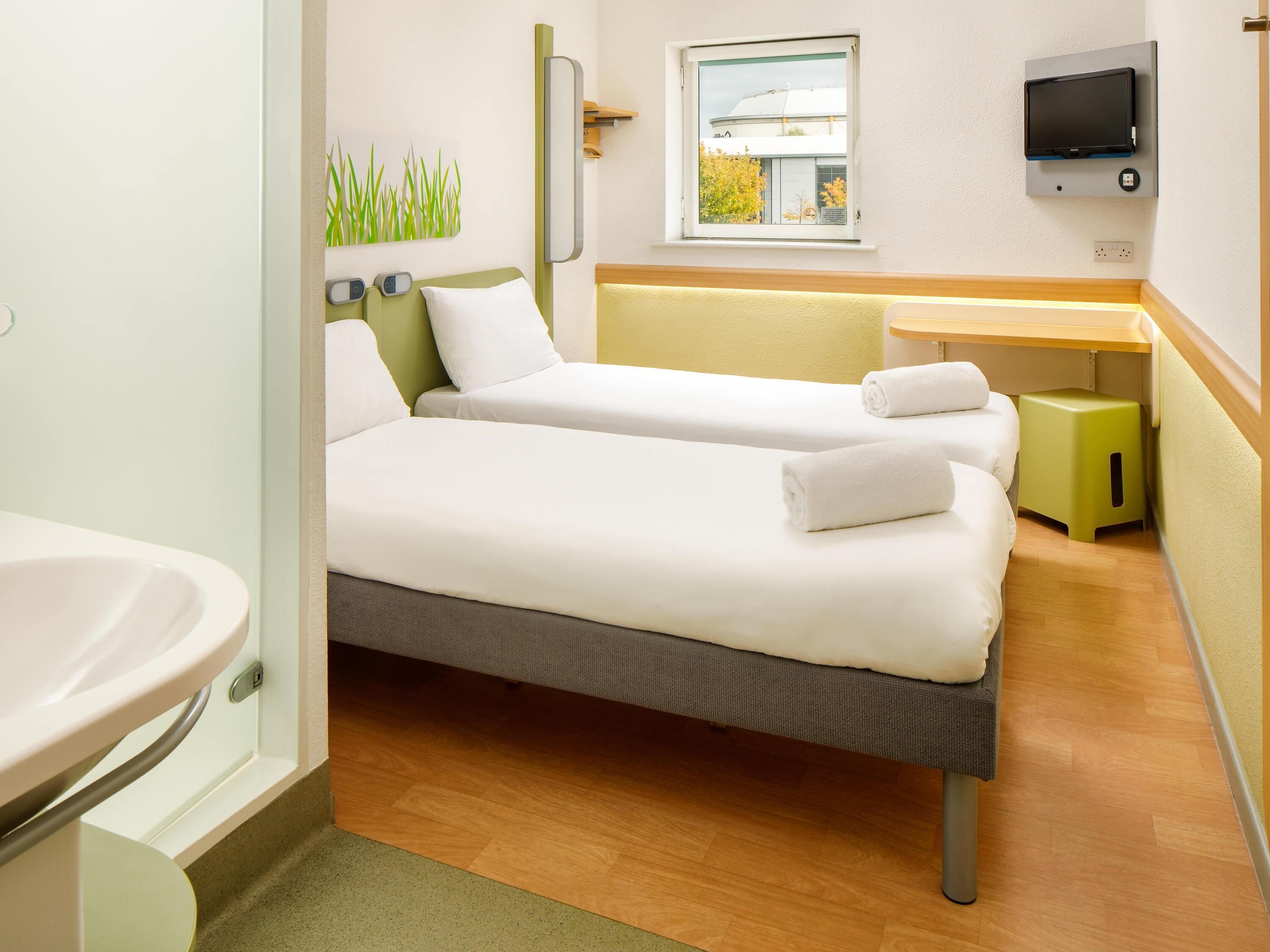Desk, free WiFi, bed sheets