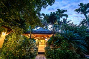 숙박 시설 입구